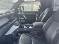 Used Land Rover Defender SE 249 HP (183 kW) 2022 Solid  fuji white SUV