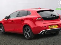Begagnad Volvo V40 R-Design 122 HK (89 kW) 2019 Röd Halvkombi