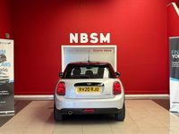 Używany Mini Cooper Classic 2020 Srebrny Hatchback