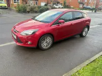 Used Ford Focus Zetec 125 HP (91 kW) 2012 Red Hatchback