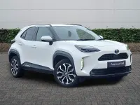 Used Toyota Yaris Hybrid Design 2023 White Estate