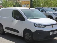 Gebraucht Citroën Berlingo 102 PS (75 kW) 2024 Weiß Van / Kleinbus