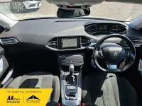 Used Peugeot 308 Allure 130 HP (95 kW) 2016 Silver Hatchback