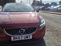 Used Volvo V40 Momentum 190 HP (139 kW) 2017 Red Estate