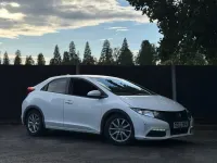 Used Honda Civic SE 100 HP (73 kW) 2012 White Hatchback