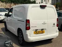 Used Citroën Berlingo Start 100 HP (73 kW) 2020 White MPV