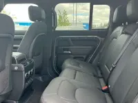 Używany Land Rover Defender 300 KM (220 kW) 2024 Zielony SUV