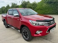 Used Toyota HiLux 150 HP (110 kW) 2017 Red Pickup