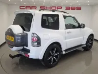 Used Mitsubishi Shogun 187 HP (137 kW) 2015 White SUV