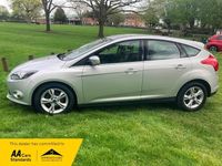 Usado Ford Focus Zetec 2014 Prateado Citadino