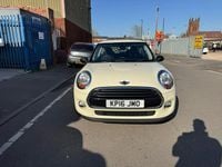 Used Mini Cooper Hatch 134 HP (98 kW) 2016 White Hatchback