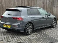 Second-hand VW Golf VIII R-line 150 CP (110 kW) 2025 Gri Hatchback