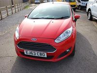 Usado Ford Fiesta Zetec 2013 Vermelho Citadino