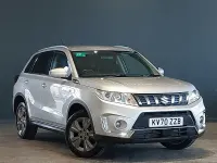 Käytetty Suzuki Vitara SZ-T 140 HP (102 kW) 2020 Hopea Katumaasturi