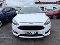 Used Ford Focus Zetec 125 HP (91 kW) 2015 White Hatchback