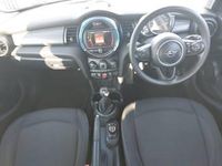 Usado Mini Cooper 136 HP (100 kW) 2018 Prateado Citadino