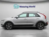 Usado Kia Niro 127 CV (93 kW) 2024 Gris SUV