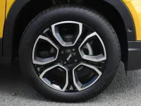 Used Jeep Avenger Summit 100 HP (73 kW) 2025 Yellow SUV