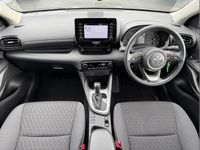 Used Toyota Yaris Hybrid 113 HP (83 kW) 2023 White Hatchback