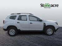 Used Dacia Duster Essentiel 100 HP (73 kW) 2022 White SUV