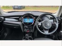 Usado Mini Cooper Classic 136 CV (100 kW) 2023 Plateado Utilitario