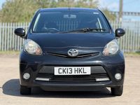 Używany Toyota Aygo 68 KM (50 kW) 2013 Czarny Hatchback