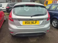 Używany Ford Fiesta Zetec 2011 Srebrny Hatchback