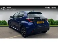 Used Toyota Yaris Hybrid Design 113 HP (83 kW) 2022 Blue Hatchback