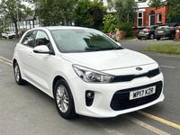 Begagnad Kia Rio 2017 Vit Halvkombi