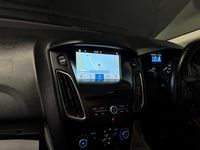 Used Ford Focus Zetec 120 HP (88 kW) 2017 White Estate