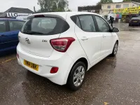 Used Hyundai i10 SE 66 HP (48 kW) 2014 White Hatchback