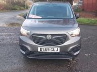 Second-hand Vauxhall Combo Sportive 75 CP (55 kW) 2019 Gri Van