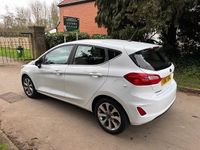 Used Ford Fiesta Zetec 100 HP (73 kW) 2017 White Hatchback