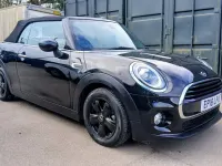 Usado Mini Cooper Cabriolet 136 HP (100 kW) 2018 Preto Cabrios