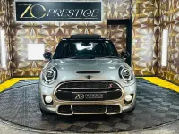Usado Mini Cooper S Hatch 192 CV (141 kW) 2019 Plateado Utilitario