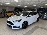 Used Ford Focus ST 250 HP (183 kW) 2016 White Hatchback