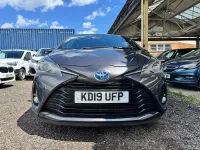 Used Toyota Yaris Hybrid 100 HP (73 kW) 2019 Grey Hatchback