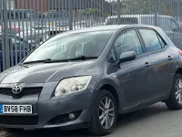 Usado Toyota Auris 124 HP (91 kW) 2008 Cinzento Citadino