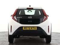 Used Toyota Aygo X PURE 72 HP (52 kW) 2022 White SUV