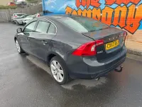 Usado Volvo S60 SE Lux 215 CV (158 kW) 2013 Gris Berlina