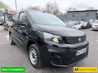 Begagnad Peugeot Partner 102 HK (75 kW) 2023 Svart Minibuss
