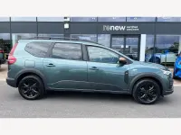 Used Dacia Jogger Extreme 2025 Green MPV