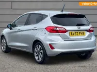 Usado Ford Fiesta Zetec 2017 Plateado Utilitario