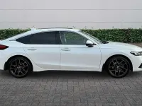 Used Honda Civic Advance 184 HP (135 kW) 2022 Platinum white Hatchback