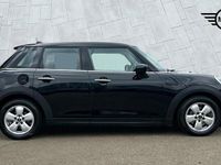 Usado Mini Cooper Classic 134 CV (98 kW) 2022 Negro Utilitario