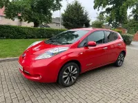 Used Nissan Leaf Tekna 80 kW (109 HP) 2016 Red Hatchback