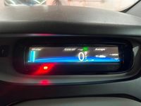 Used Renault Zoe Dynamique 64 kW (88 HP) 2014 White Hatchback