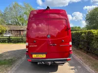 Begagnad Mercedes Sprinter 2015 Röd Van