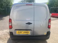 Used Peugeot Partner Premium 100 HP (73 kW) 2023 Grey MPV