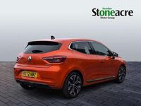 Used Renault Clio V Techno 145 HP (106 kW) 2022 Orange Hatchback